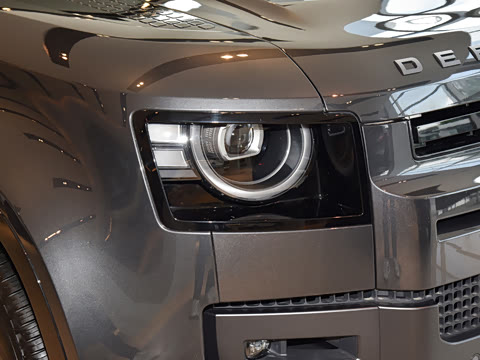 2026�� 110 3.0T P400 X-Dynamic HSE