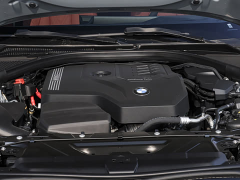 2026�� 330i M�˶���ҹ��װ