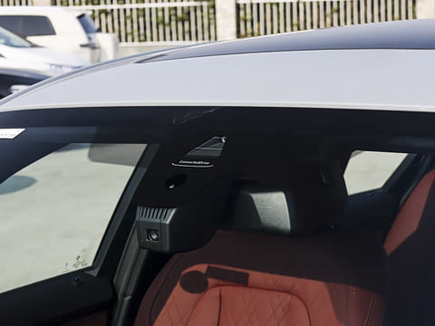 2026�� 330i M�˶���ҹ��װ