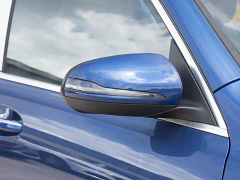 2025�� GLB 220 ʱ����