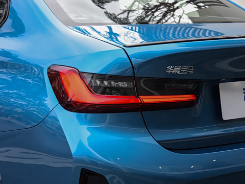 2026�� 330Li ������ M�˶���ҹ��װ