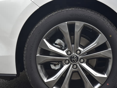 2027�� 2.5L ˫�����������