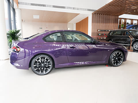 2026�� 225i M�˶���ҹ��װ