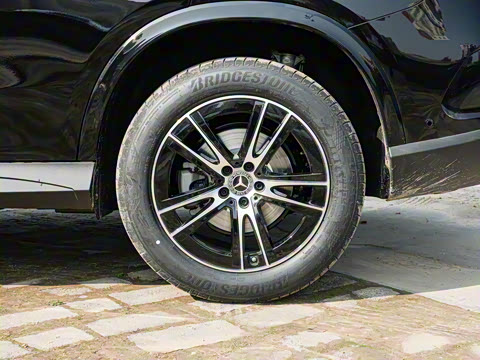 2026�� GLC 260 L 4MATIC ������