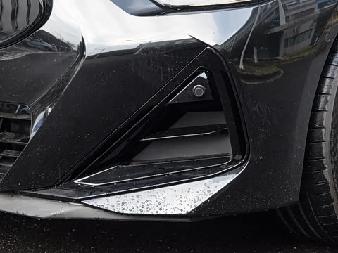 2026�� M240i xDrive