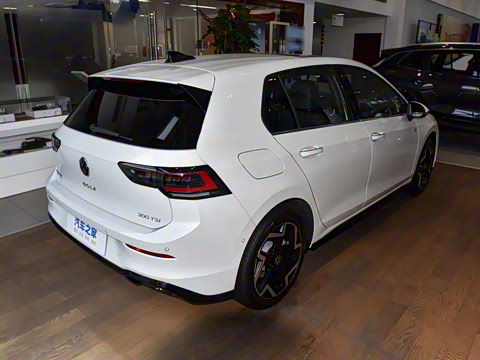 2026�� 300TSI R-Line