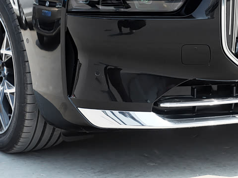 2026�� �Ŀ� 735Li ������װ