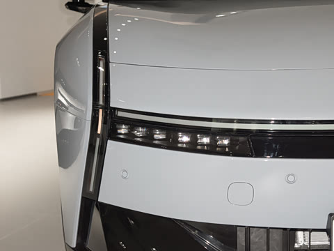 2025�� 702 ������ Ultra