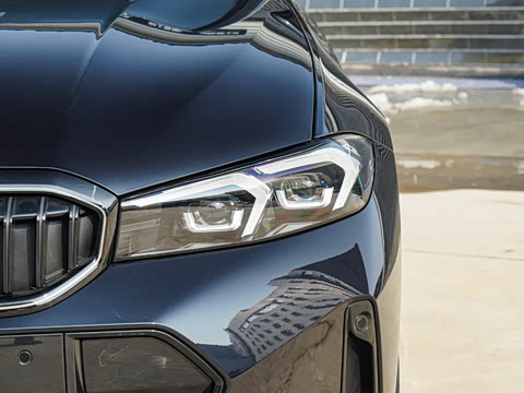 2026�� 330i M�˶���ҹ��װ