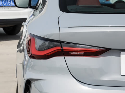 2026�� 430i M�˶���ҹ��װ