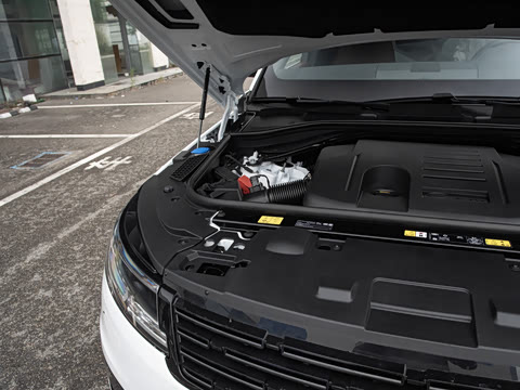 2026�� 400PS Dynamic SE