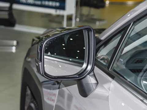 2026�� 2.0L ����������