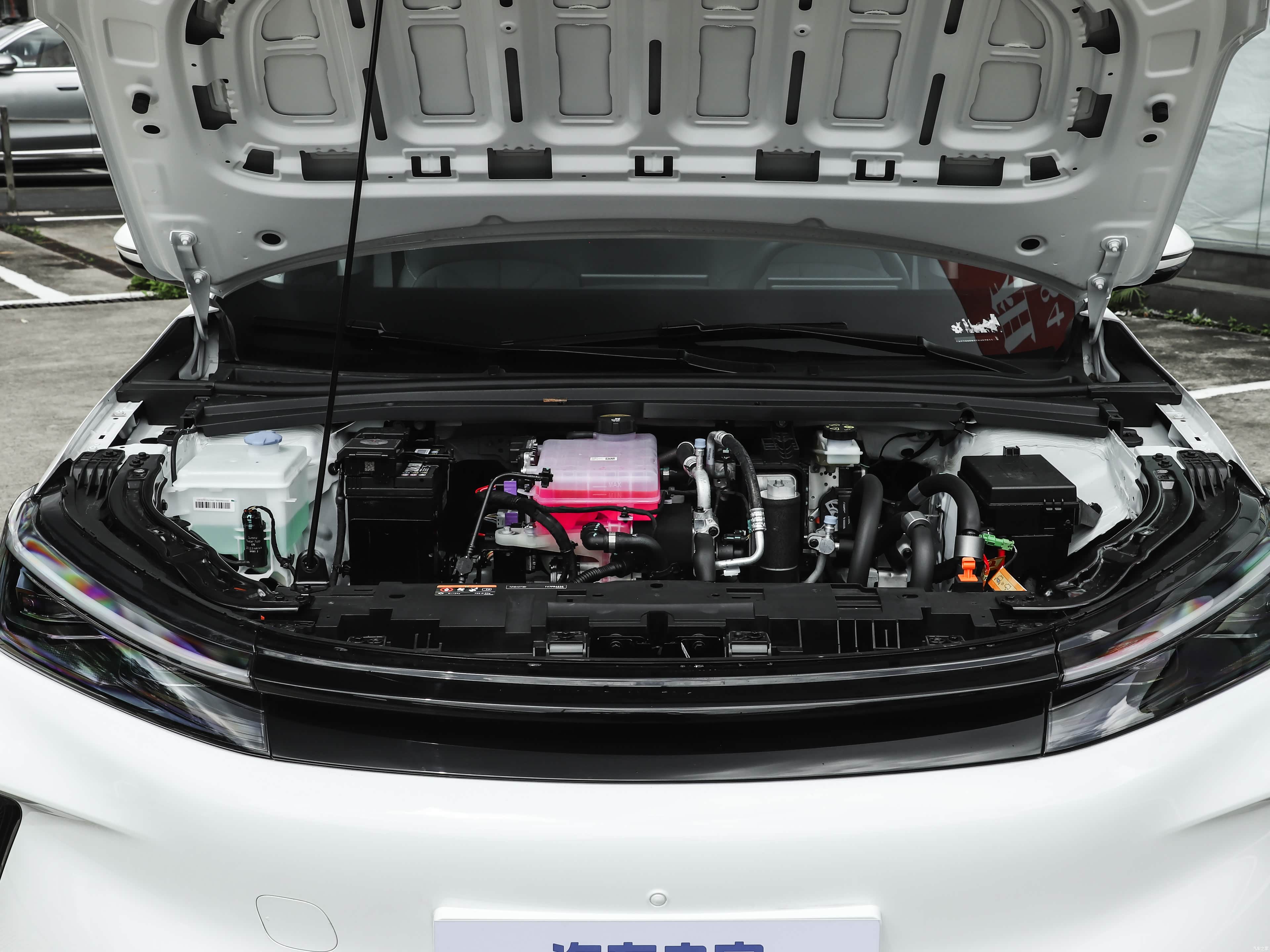 Geely A7 EV, миниатюра 30