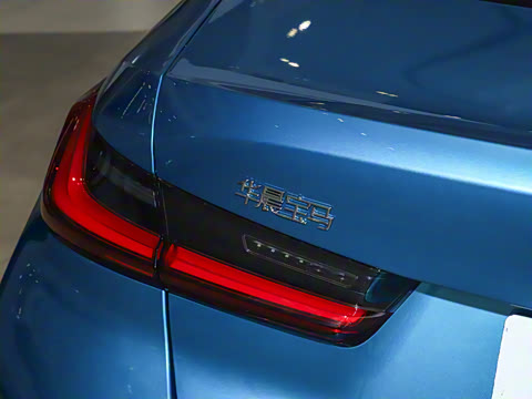 2025�� 330Li M�˶���ҹ��װ