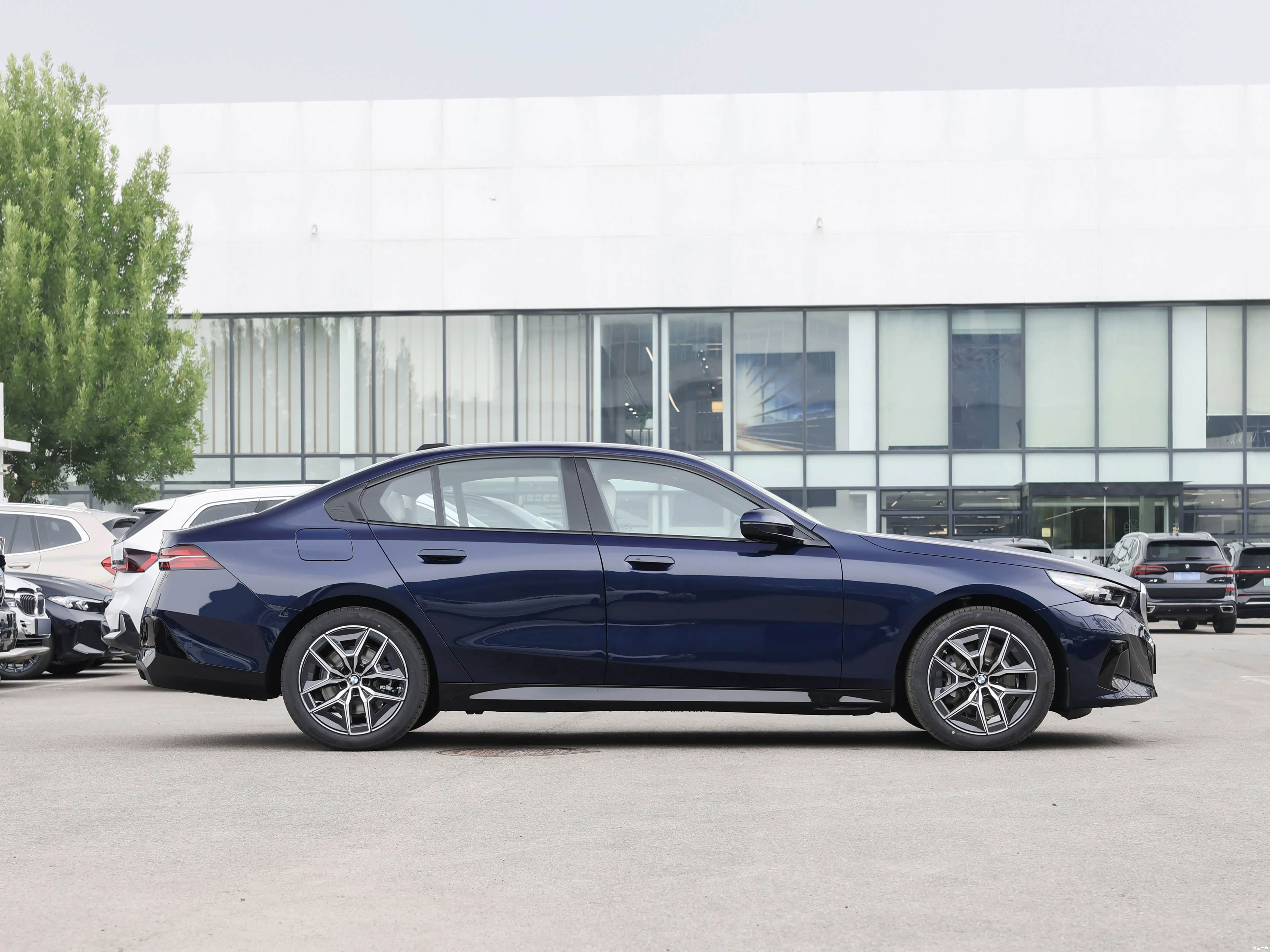 BMW 5 Series, миниатюра 8