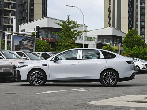 2027�� 670������