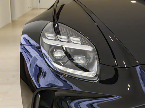 2024�� 4.0T V8 Coupe