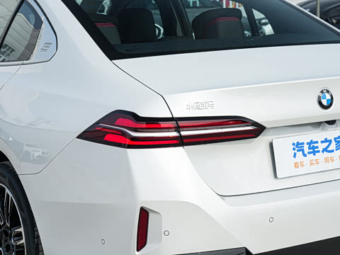 2026�� �Ŀ� 525Li M�˶���װ