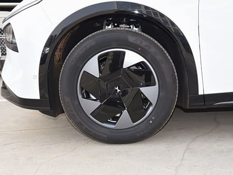 2026�� ���� 602 Max �콢��