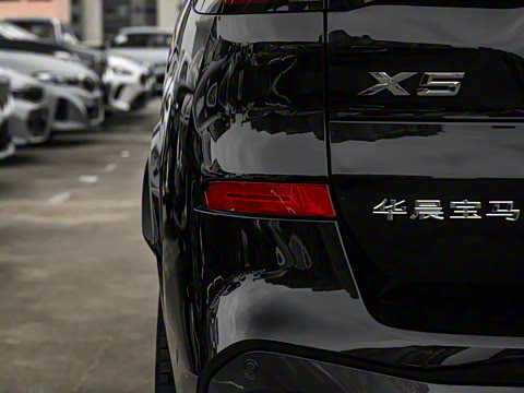 2025�� xDrive 40Li ������M�˶���ҹ��װ