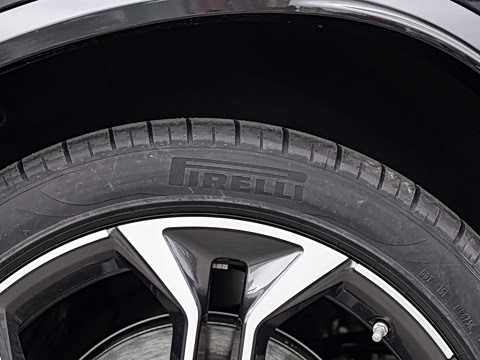 2025�� xDrive 40Li ������M�˶���ҹ��װ