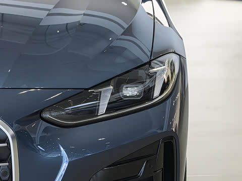 2026�� 425i M�˶���װ