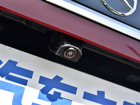 2026�� �Ŀ� E 300 L ������