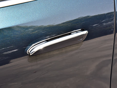 2026�� �Ŀ� E 300 L ������