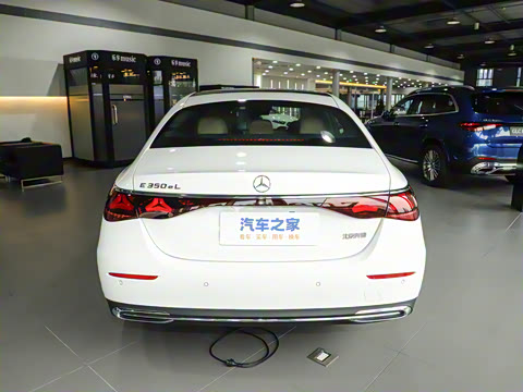 2024�� E 350 e L ���ʽ��϶����γ�