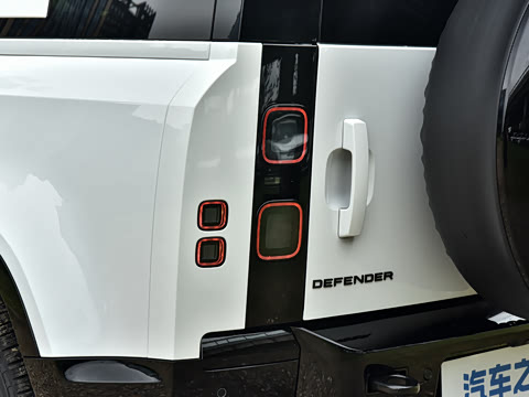 2026�� 110 3.0T X-Dynamic SE