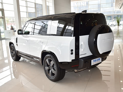 2026�� 110 3.0T P400 X-Dynamic HSE