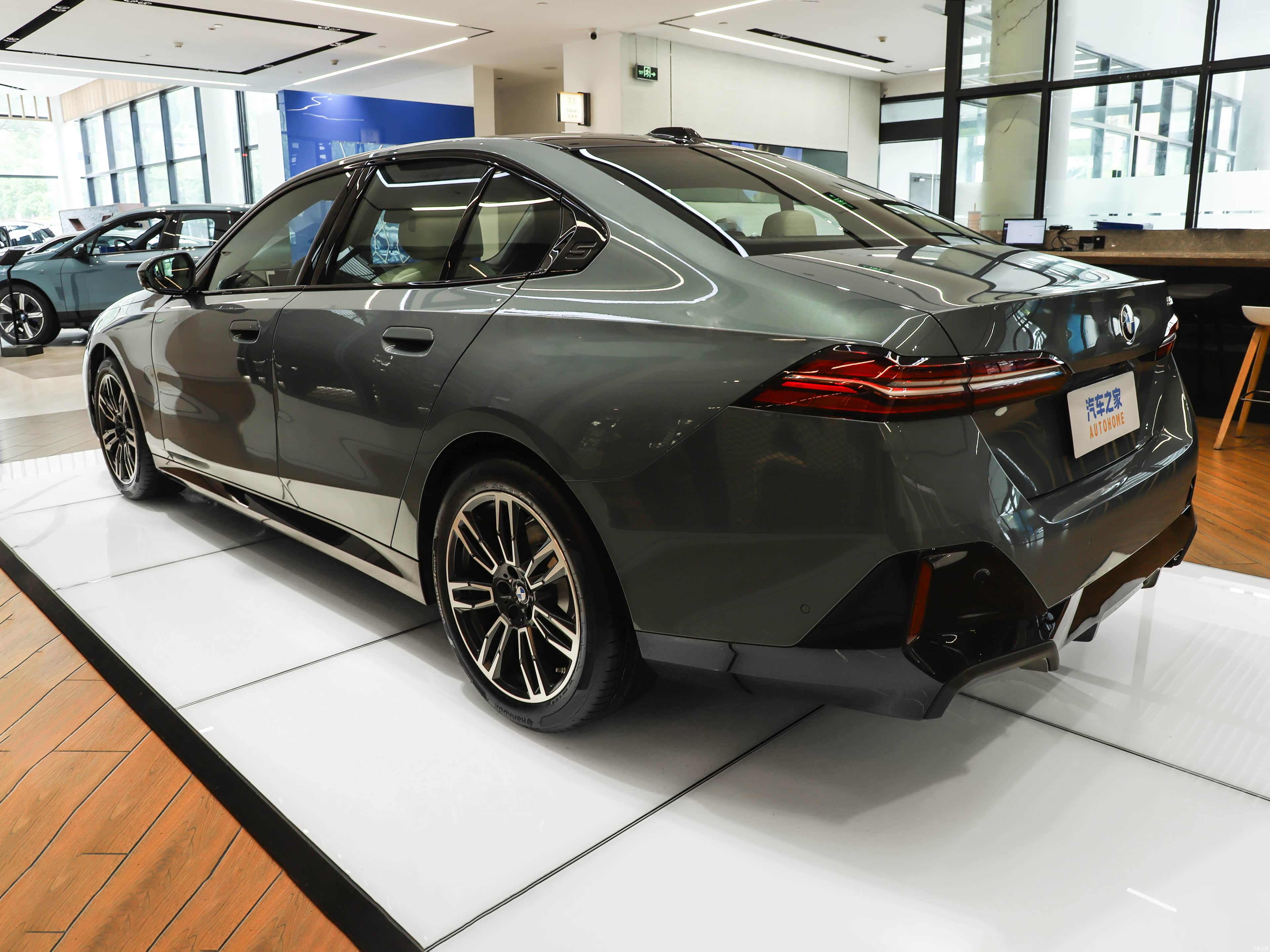 BMW 5 Series, миниатюра 4