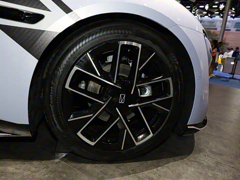 2025�� Ultra���̰�