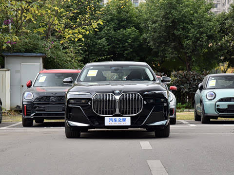 2026�� 740Li ������ M�˶���װ