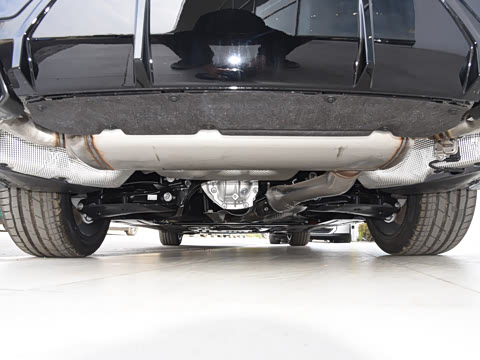 2026�� 330Li ������ M�˶���ҹ��װ