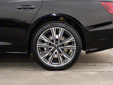 2026�� 55 TFSI quattro ����������