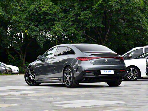 2023�� AMG EQE 53 4MATIC+