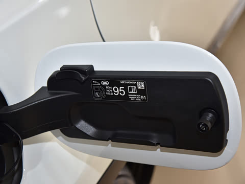 2026�� 110 3.0T P400 X-Dynamic HSE