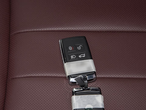 2026�� 3.0 L6 400PS AB�����