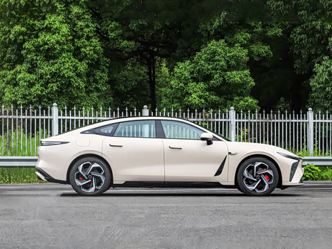 2027�� ���� 255 Ultra���������״��