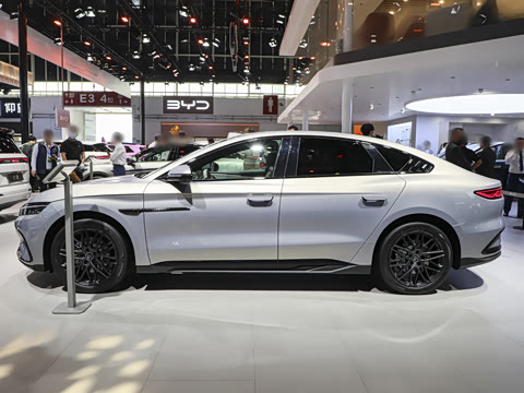 2026�� EV �Ǽݰ� 705KM���������