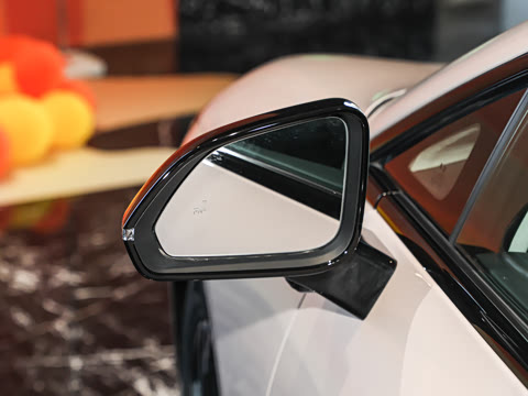 2025�� 560 Lite��