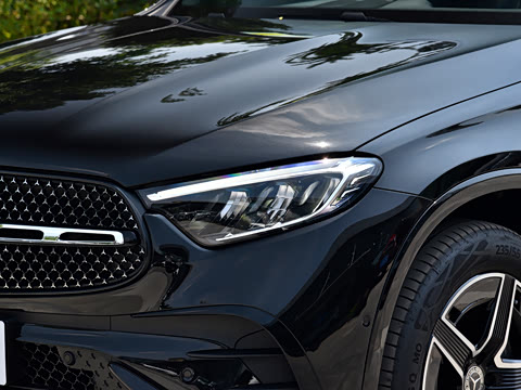 2026�� �Ŀ� GLC 260 4MATIC ����SUV