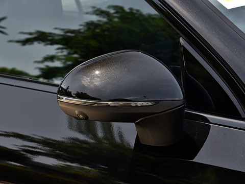 2026�� �Ŀ� GLC 260 4MATIC ����SUV