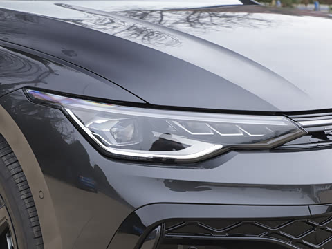 2026�� 300TSI R-Line