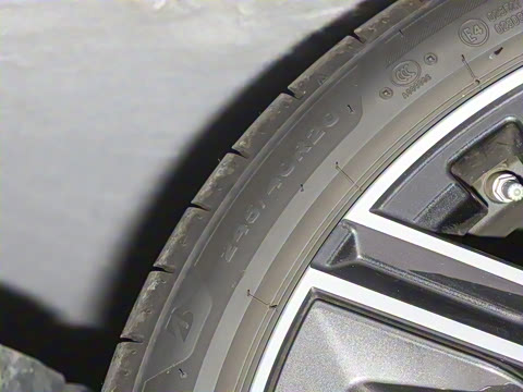 2025�� eDrive 40L M�˶���װ