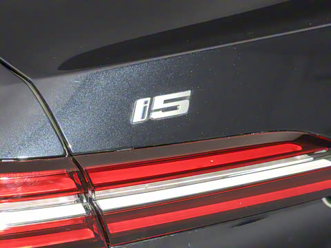 2025�� eDrive 40L M�˶���װ