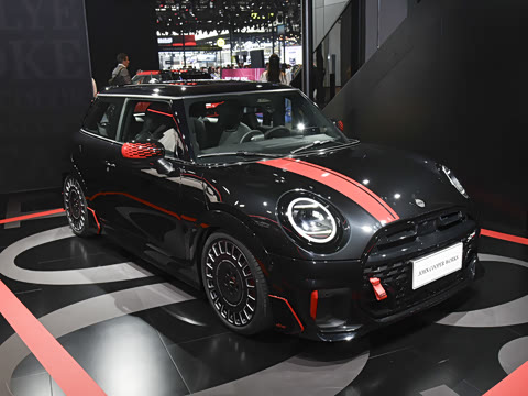 2025�� JOHN COOPER WORKS