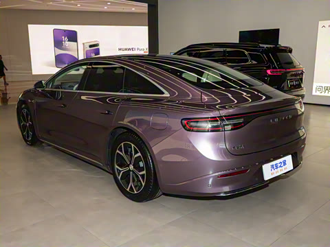 2025�� 705km Pro