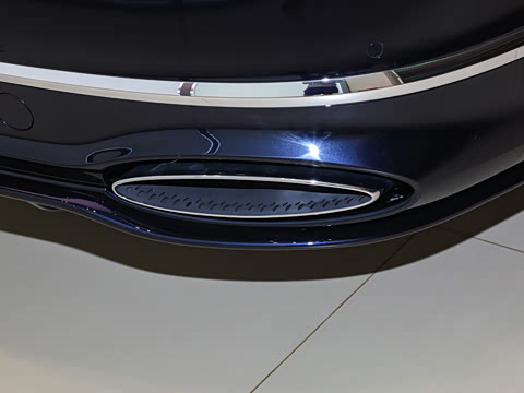 2026�� 4.0T V8 Mulliner